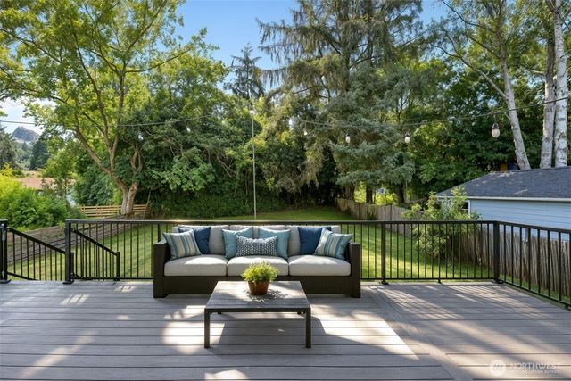 9047 51st Avenue NE, Seattle, WA 98115