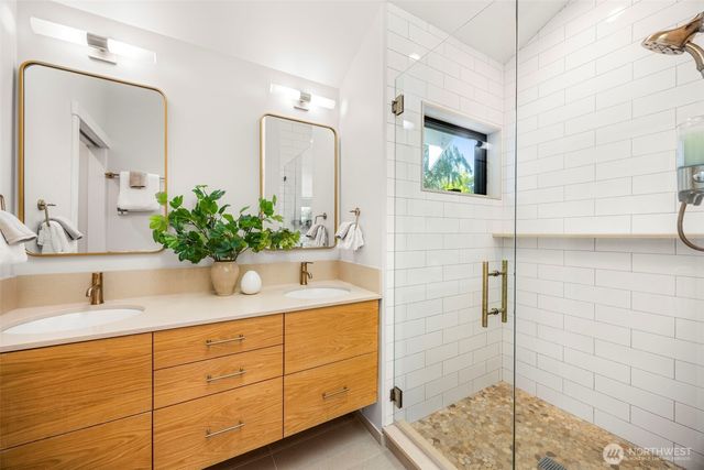 9047 51st Avenue NE, Seattle, WA 98115