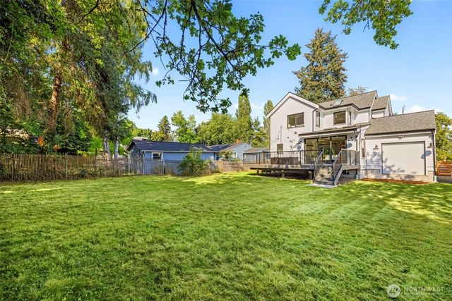 9047 51st Avenue NE, Seattle, WA 98115