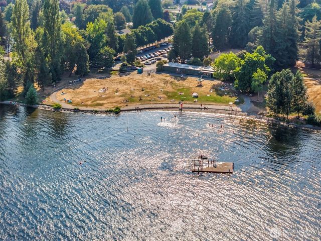 9047 51st Avenue NE, Seattle, WA 98115