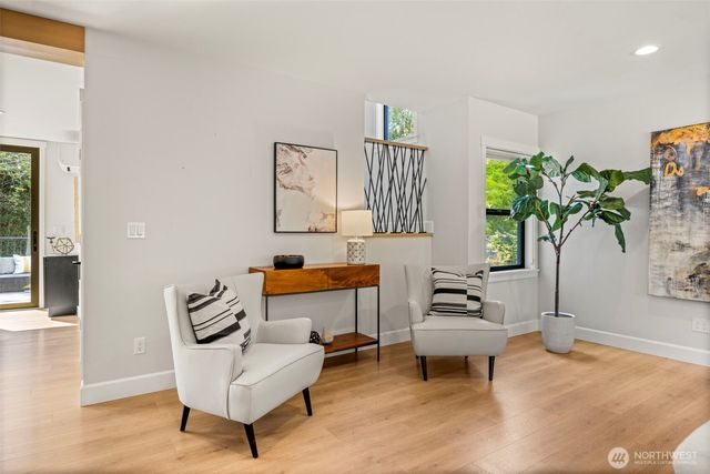 9047 51st Avenue NE, Seattle, WA 98115