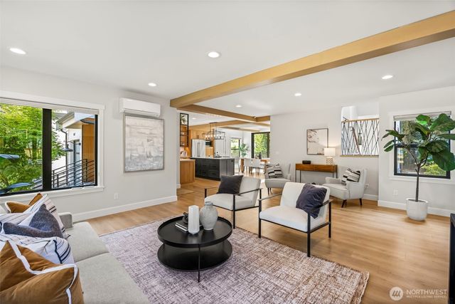 9047 51st Avenue NE, Seattle, WA 98115