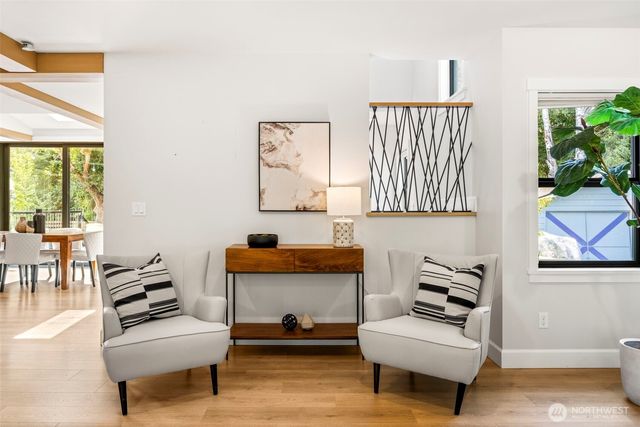 9047 51st Avenue NE, Seattle, WA 98115