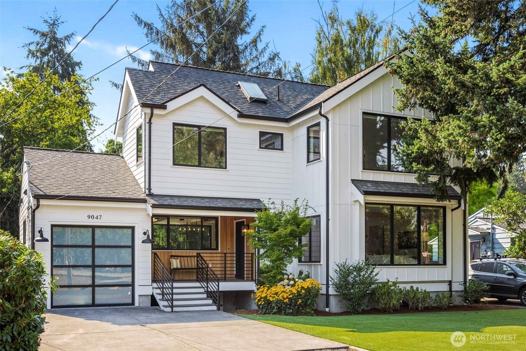 9047 51st Avenue NE, Seattle, WA 98115