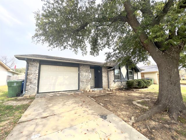 2902 Rayswood Drive, Carrollton, TX 75007