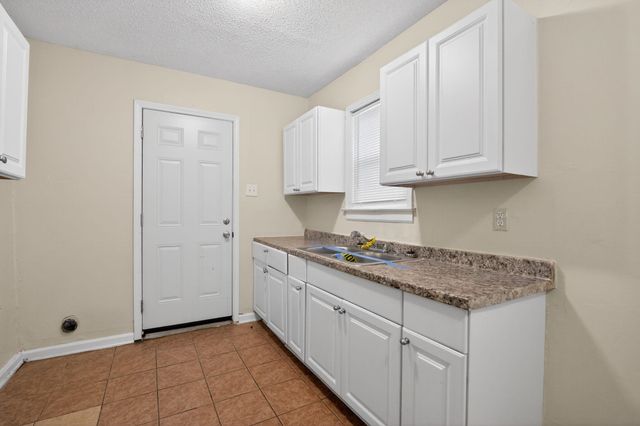 1456 ROLLING HILLS DR, Memphis, TN 38127