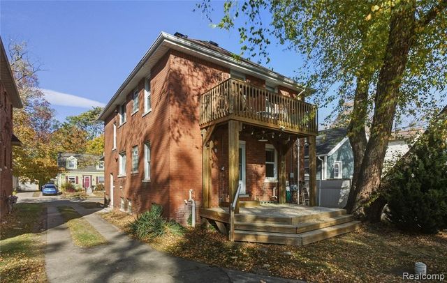 240 E Marshall Street, Fenton, MI 48220