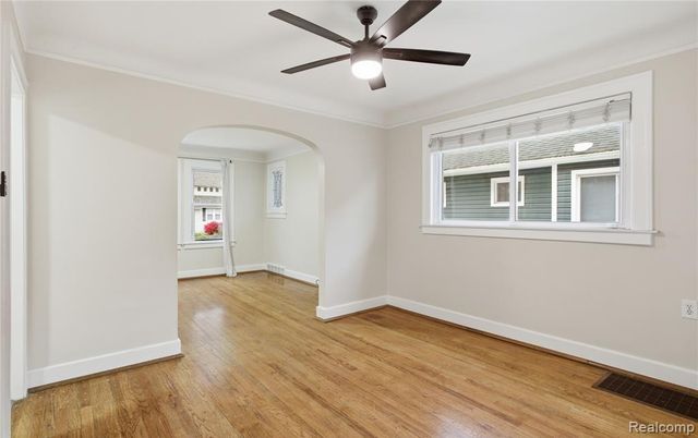 240 E Marshall Street, Fenton, MI 48220