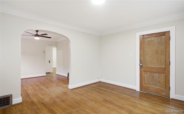 240 E Marshall Street, Fenton, MI 48220