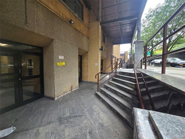 92- 29 Queens Boulevard 2E & 2 G, Rego Park, NY 11374