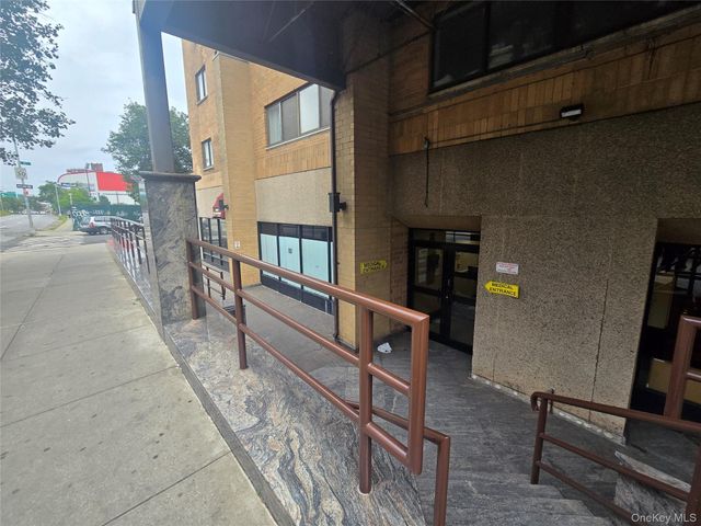 92- 29 Queens Boulevard 2E & 2 G, Rego Park, NY 11374