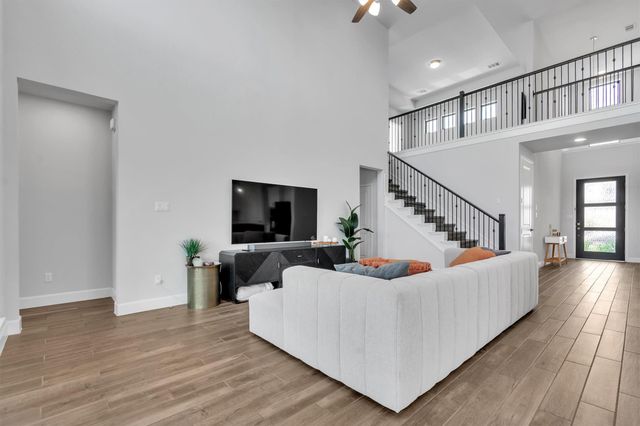 113 Lenera DR, Liberty Hill, TX 78642