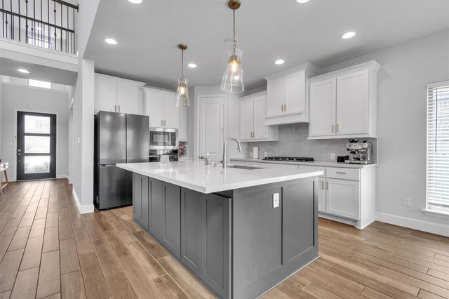 113 Lenera DR, Liberty Hill, TX 78642