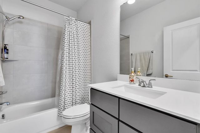 113 Lenera DR, Liberty Hill, TX 78642