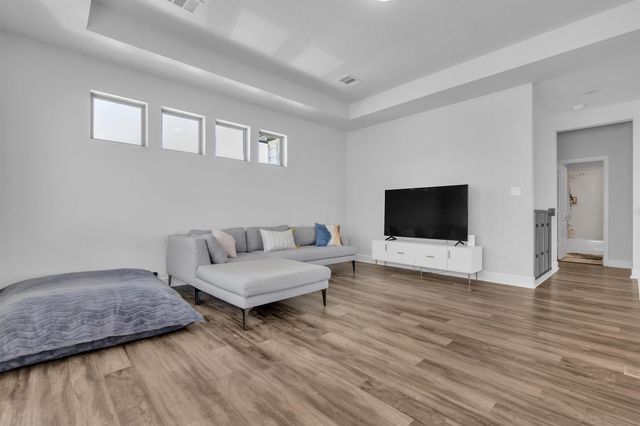 113 Lenera DR, Liberty Hill, TX 78642