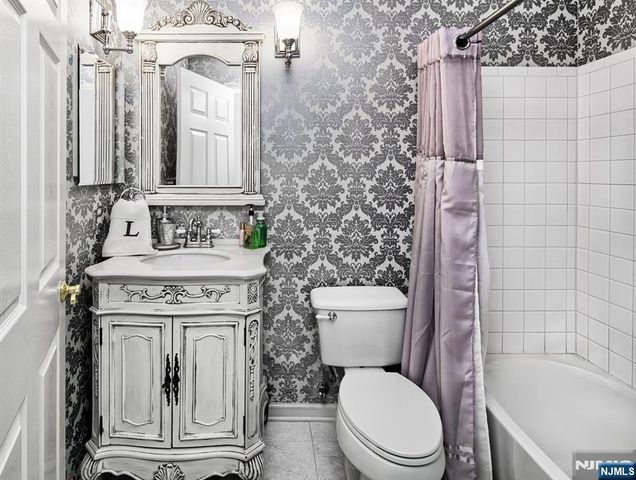 234 Price Court, West New York, NJ 07093