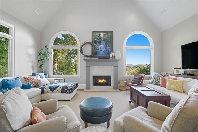 23 Vista Woods SE Lane, Cartersville, GA 30120