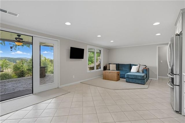 23 Vista Woods SE Lane, Cartersville, GA 30120