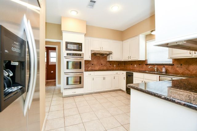 3002 Montford Court, Sugar Land, TX 77478