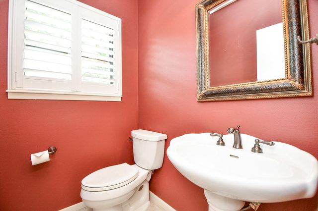 3002 Montford Court, Sugar Land, TX 77478