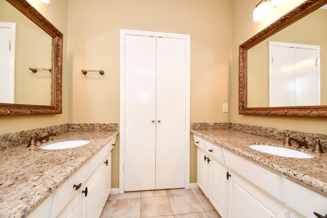 3002 Montford Court, Sugar Land, TX 77478