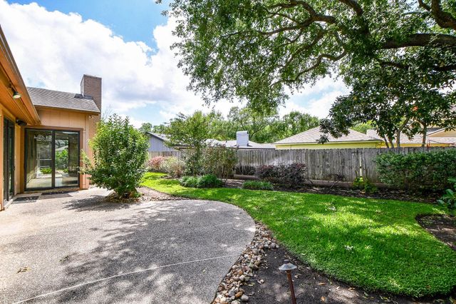 3002 Montford Court, Sugar Land, TX 77478