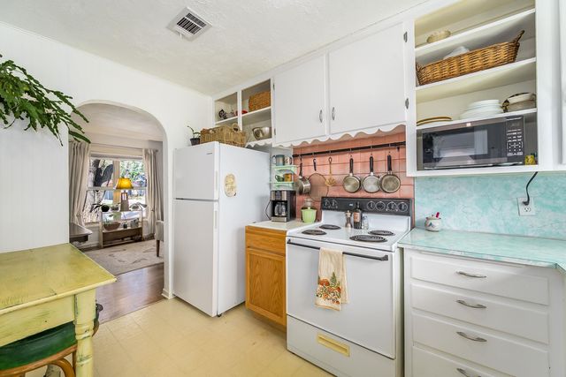 1335 W Olive, El Dorado, KS 67042