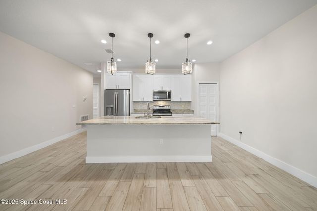 434 Borraclough Avenue NW, Palm Bay, FL 32907
