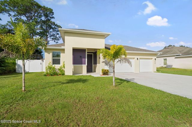 434 Borraclough Avenue NW, Palm Bay, FL 32907