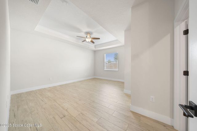 434 Borraclough Avenue NW, Palm Bay, FL 32907