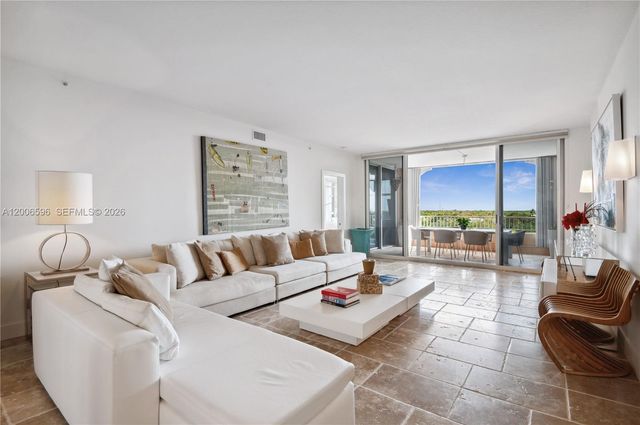 747 Crandon Blvd PH10, Key Biscayne, FL 33149