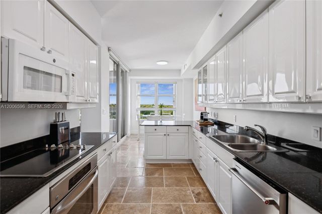 747 Crandon Blvd PH10, Key Biscayne, FL 33149