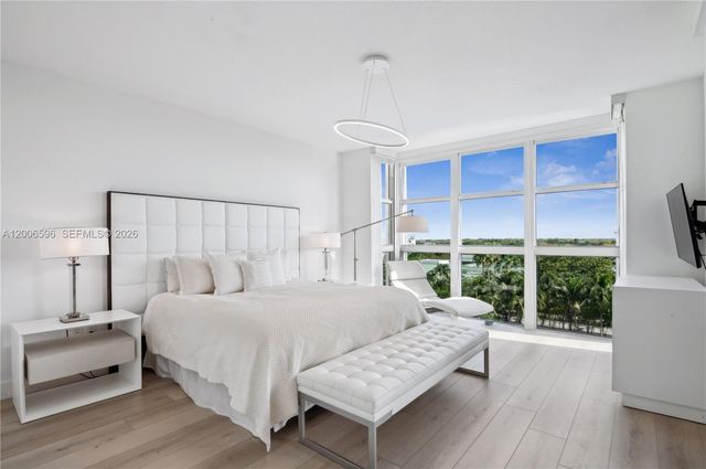 747 Crandon Blvd PH10, Key Biscayne, FL 33149