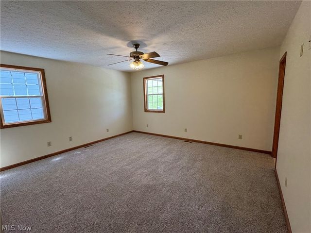 445 Calder Ridge Road, Belpre, OH 45714
