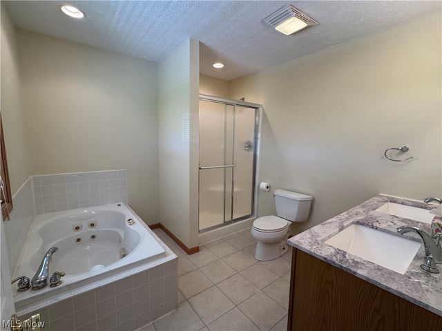 445 Calder Ridge Road, Belpre, OH 45714
