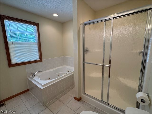 445 Calder Ridge Road, Belpre, OH 45714