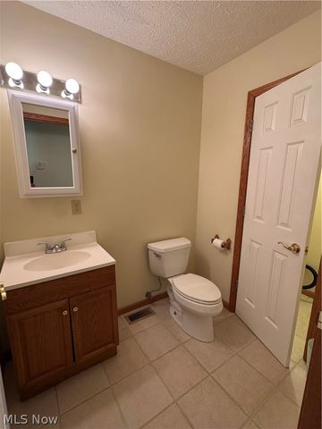 445 Calder Ridge Road, Belpre, OH 45714