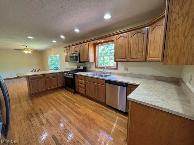 445 Calder Ridge Road, Belpre, OH 45714