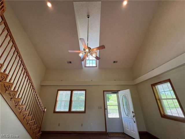 445 Calder Ridge Road, Belpre, OH 45714