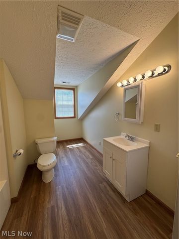 445 Calder Ridge Road, Belpre, OH 45714