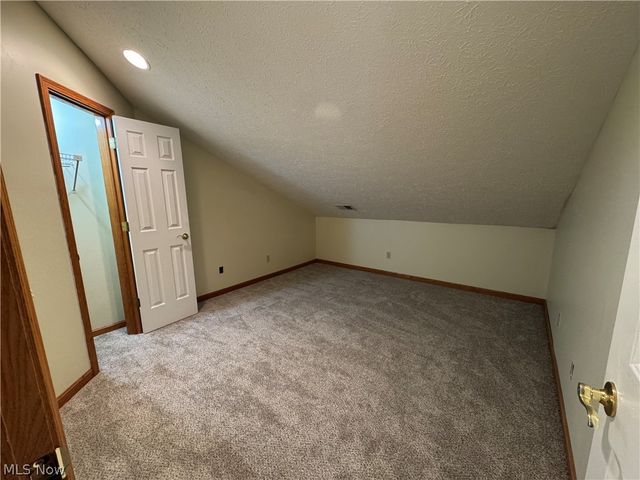 445 Calder Ridge Road, Belpre, OH 45714