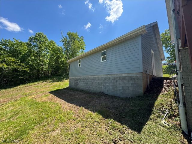 445 Calder Ridge Road, Belpre, OH 45714