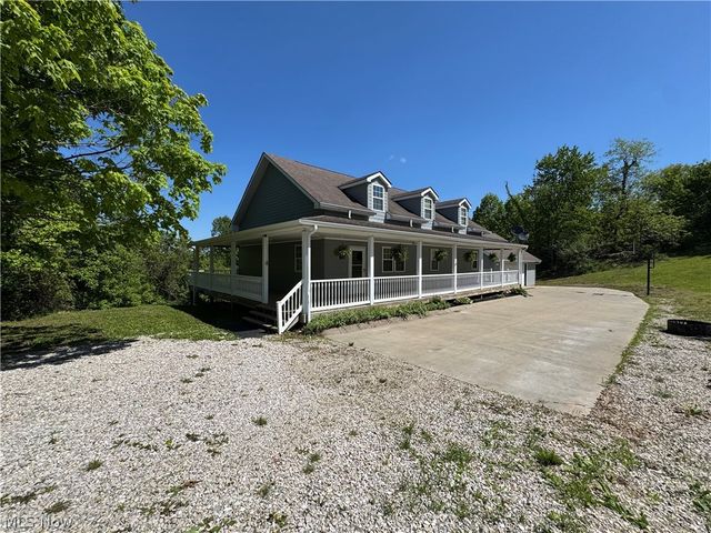 445 Calder Ridge Road, Belpre, OH 45714
