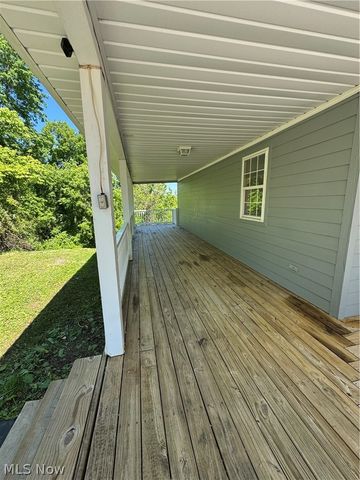 445 Calder Ridge Road, Belpre, OH 45714