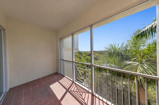 3600 Oaks Clubhouse Drive 501, Pompano Beach, FL 33069