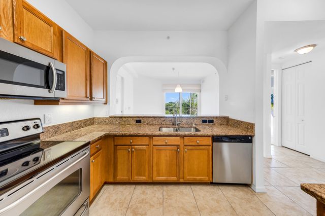 3600 Oaks Clubhouse Drive 501, Pompano Beach, FL 33069