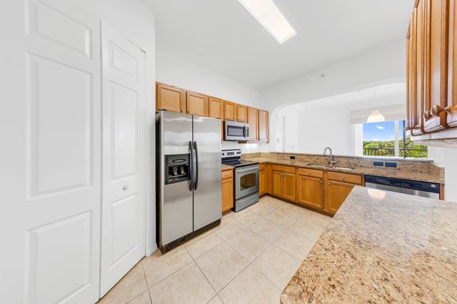 3600 Oaks Clubhouse Drive 501, Pompano Beach, FL 33069