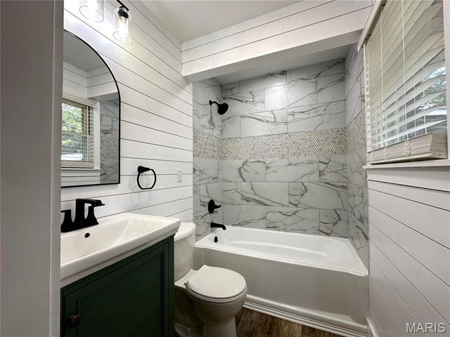 14501 County Road 2310, St James, MO 65559