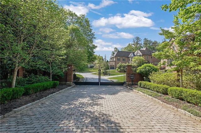 215 Penrith Place, Atlanta, GA 30350