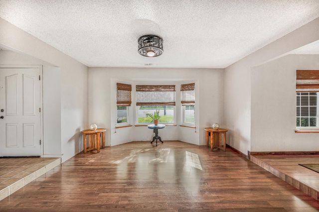 735 W Bullard Avenue, Clovis, CA 93612